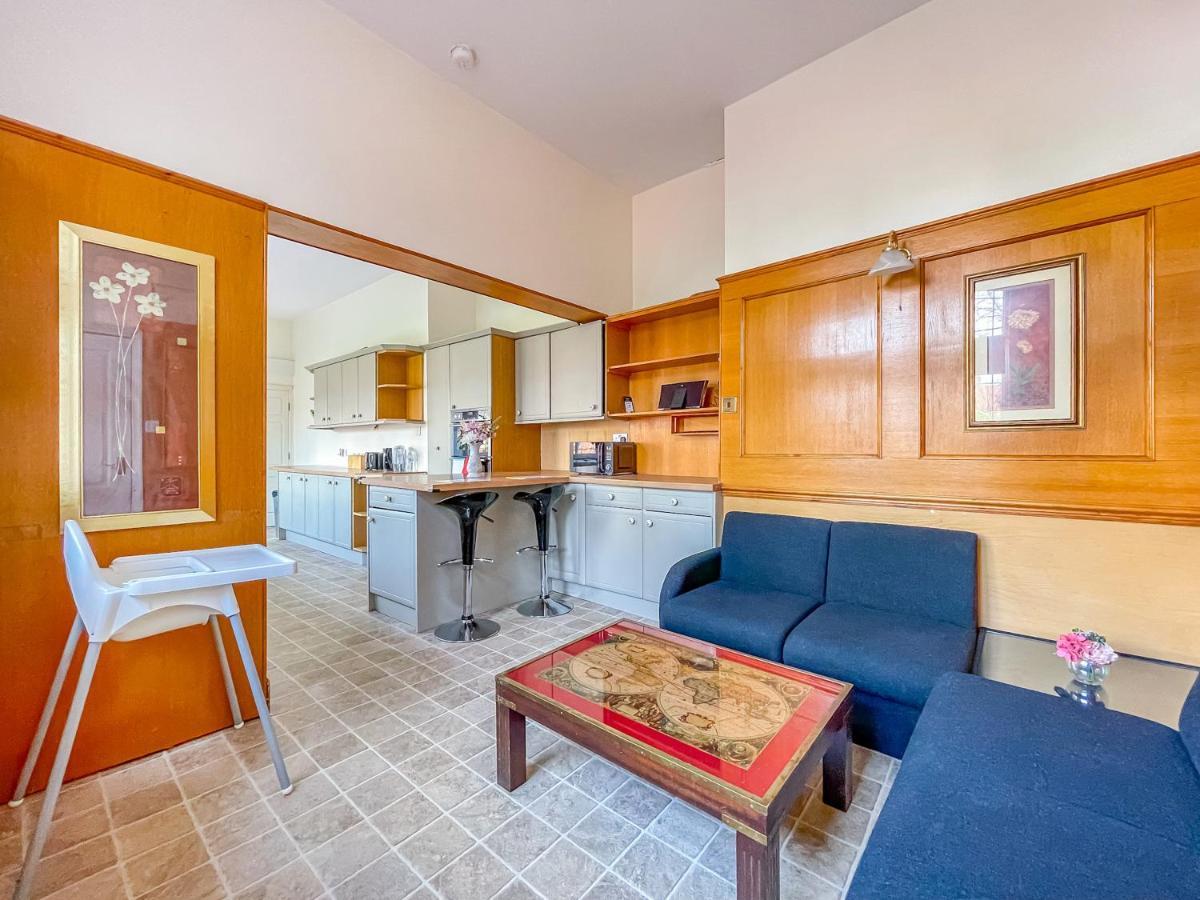 *Re9Bc* For Your Most Relaxed & Cosy Stay + Free Parking + Free Fast Wifi * Лийдс Екстериор снимка